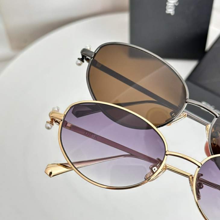 Picture of Dior Sunglasses _SKUfw77619934fw
